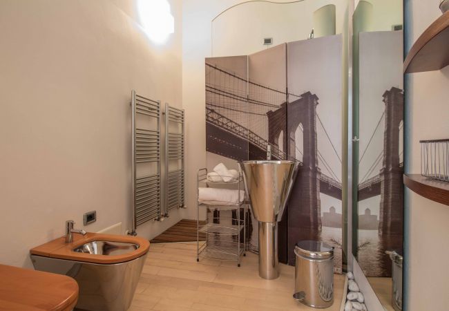 Appartamento a Lecco - Lungolago Holiday Home - Affitti Brevi Italia Appartamento a Lecco - Lungolago Holiday Home - Affitti Brevi Italia