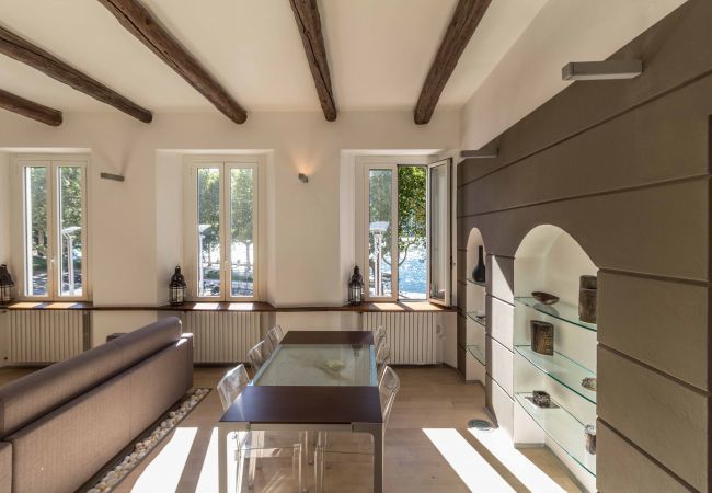 Appartamento a Lecco - Lungolago Holiday Home - Affitti Brevi Italia Appartamento a Lecco - Lungolago Holiday Home - Affitti Brevi Italia