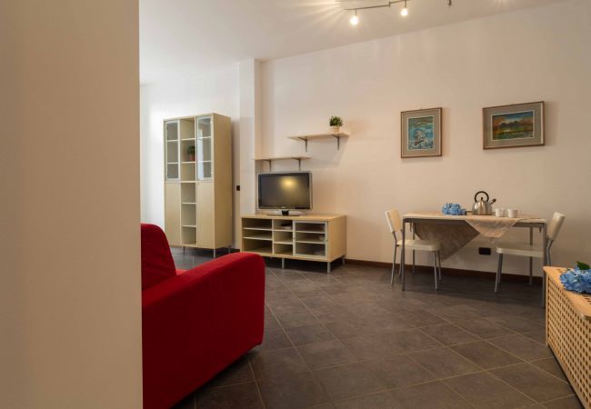 Studio a Lecco - Galleria Roma Studio - Affitti Brevi Italia Studio a Lecco - Galleria Roma Studio - Affitti Brevi Italia