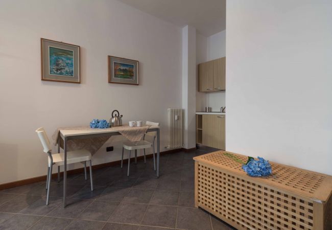 Studio a Lecco - Galleria Roma Studio - Affitti Brevi Italia Studio a Lecco - Galleria Roma Studio - Affitti Brevi Italia