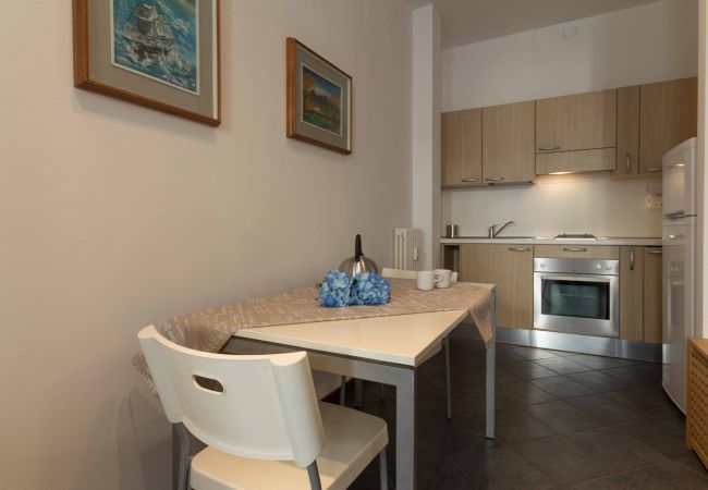 Studio a Lecco - Galleria Roma Studio - Affitti Brevi Italia Studio a Lecco - Galleria Roma Studio - Affitti Brevi Italia