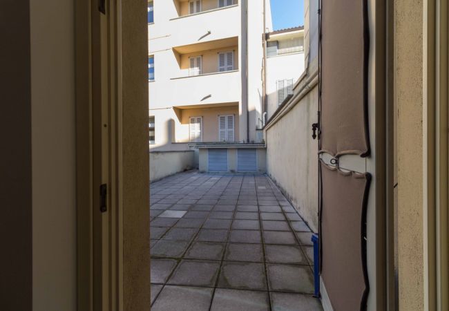 Studio a Lecco - Galleria Roma Studio - Affitti Brevi Italia Studio a Lecco - Galleria Roma Studio - Affitti Brevi Italia