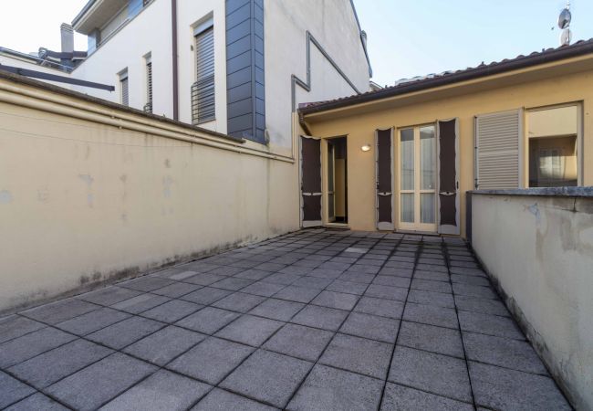 Studio a Lecco - Galleria Roma Studio - Affitti Brevi Italia Studio a Lecco - Galleria Roma Studio - Affitti Brevi Italia