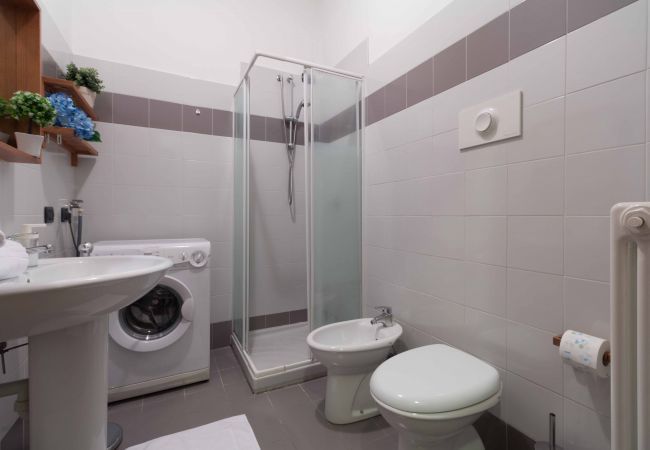 Studio a Lecco - Galleria Roma Studio - Affitti Brevi Italia Studio a Lecco - Galleria Roma Studio - Affitti Brevi Italia