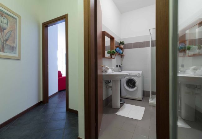 Studio a Lecco - Galleria Roma Studio - Affitti Brevi Italia Studio a Lecco - Galleria Roma Studio - Affitti Brevi Italia