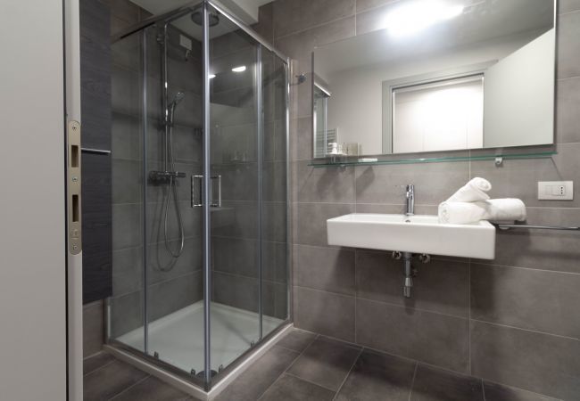 Studio a Lecco - Appartamento Girasole - Affitti Brevi Italia Studio a Lecco - Appartamento Girasole - Affitti Brevi Italia