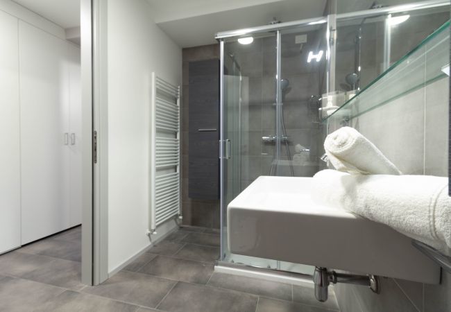 Studio a Lecco - Appartamento Girasole - Affitti Brevi Italia Studio a Lecco - Appartamento Girasole - Affitti Brevi Italia