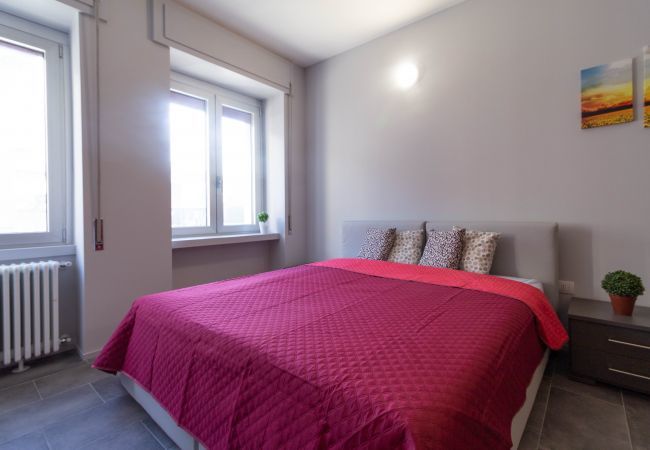 Studio a Lecco - Appartamento Girasole - Affitti Brevi Italia Studio a Lecco - Appartamento Girasole - Affitti Brevi Italia