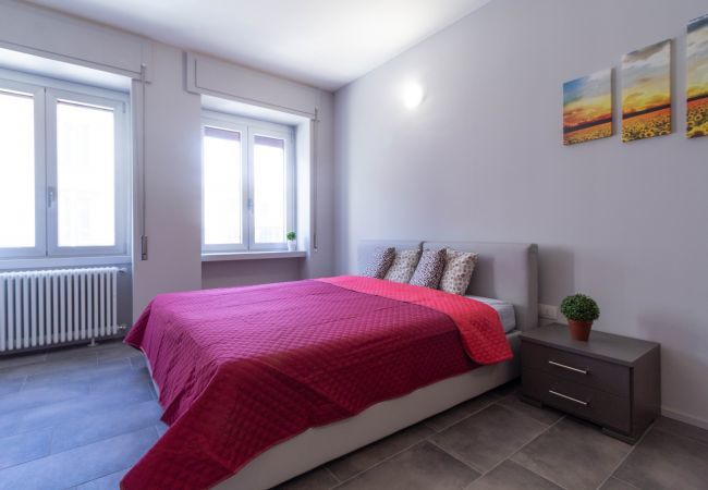 Studio a Lecco - Appartamento Girasole - Affitti Brevi Italia Studio a Lecco - Appartamento Girasole - Affitti Brevi Italia