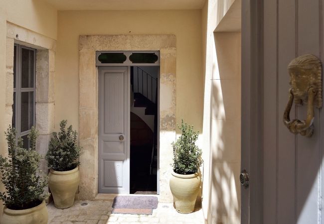 Appartamento a Modica - DOMUS SBIRCIÒ - Affitti Brevi Italia Appartamento a Modica - DOMUS SBIRCIÒ - Affitti Brevi Italia
