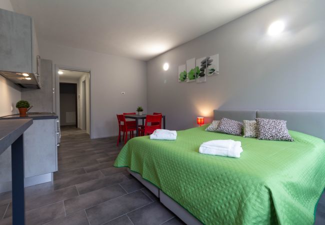 Studio a Lecco - Appartamento Lime - Affitti Brevi Italia Studio a Lecco - Appartamento Lime - Affitti Brevi Italia