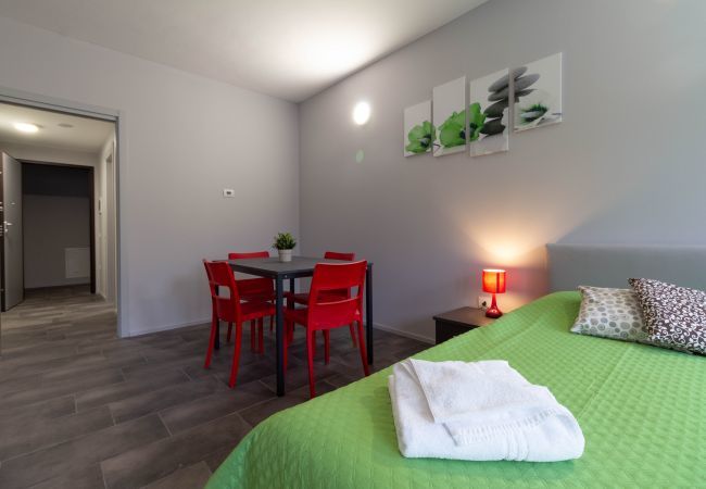 Studio a Lecco - Appartamento Lime - Affitti Brevi Italia Studio a Lecco - Appartamento Lime - Affitti Brevi Italia