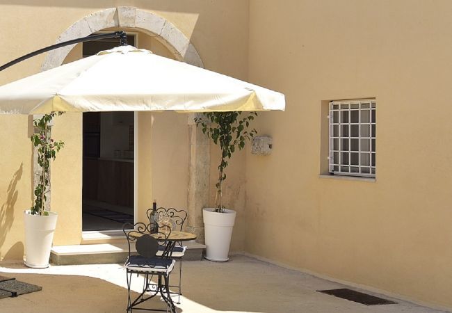 Villa a Noto - CASA DEI LIMONI CON PISCINA BLU Villa a Noto - CASA DEI LIMONI CON PISCINA BLU