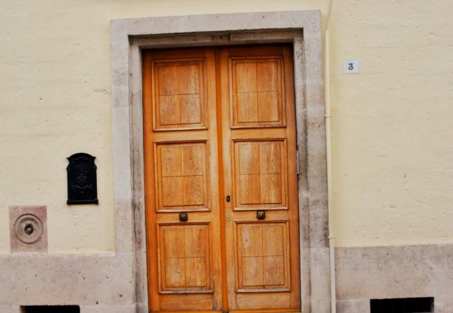 portone d'ingresso A due passi dal ponte Apartment Affitti Brevi Italia Appartamento a Gravina in Puglia - A due passi dal ponte Apartment - Affitti Brevi It