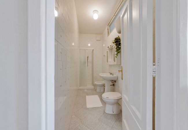 bagno A due passi dal ponte  Affitti Brevi Italia Appartamento a Gravina in Puglia - A due passi dal ponte Apartment - Affitti Brevi It
