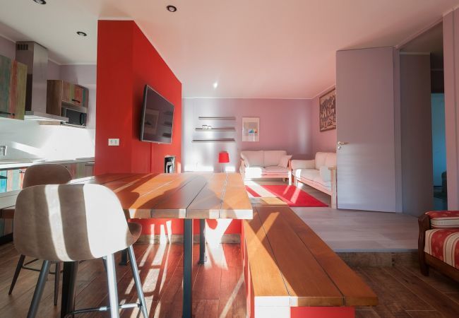 Cucina\Soggiorno Appartamento La Pigna Solo Affitti Brevi Appartamento La Pigna - Solo Affitti Brevi “ Tavolo“