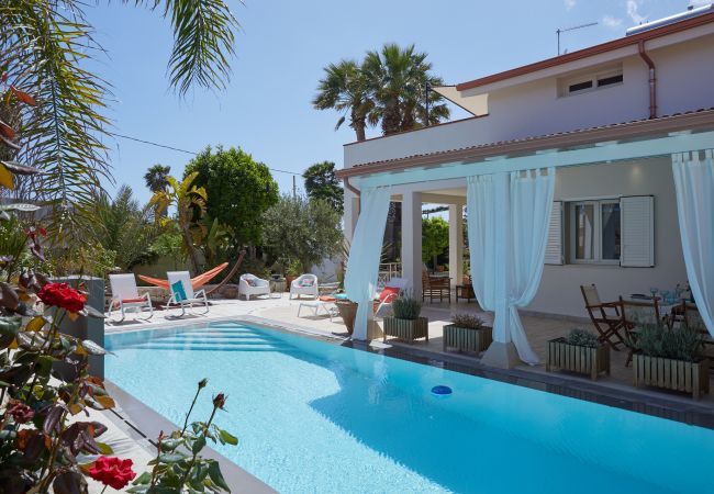 Villa a Ispica - VILLA ZAIMA CON PISCINA PRIVATA Villa a Ispica - VILLA ZAIMA CON PISCINA PRIVATA