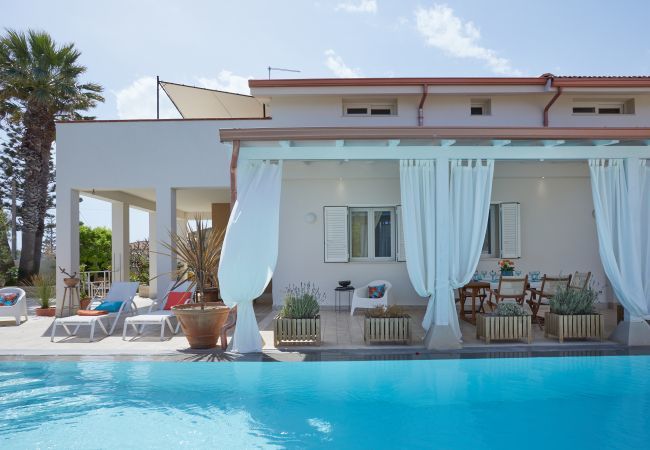 Villa a Ispica - VILLA ZAIMA CON PISCINA PRIVATA Villa a Ispica - VILLA ZAIMA CON PISCINA PRIVATA