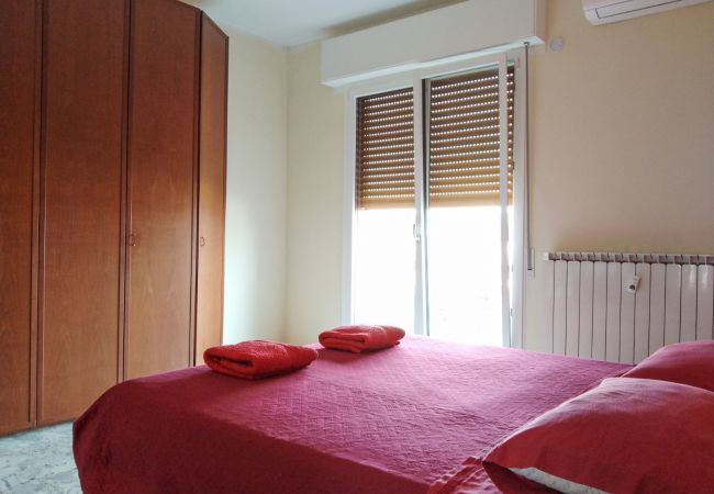 Affitto per camere a Modena - Bignardi - Camera Rossa Affitto per camere a Modena - Bignardi - Camera Rossa