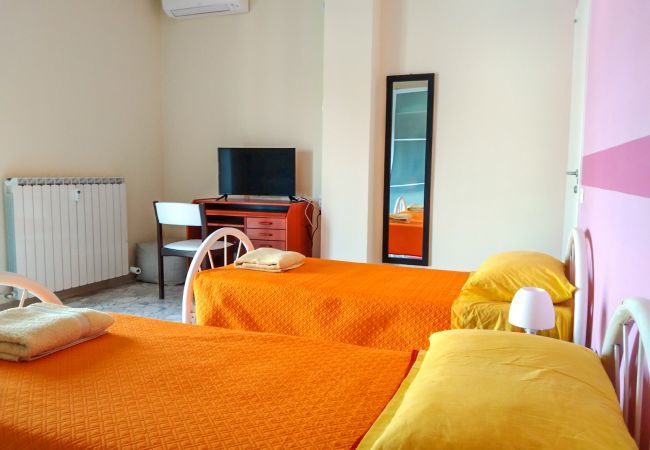 Affitto per camere a Modena - Bignardi - Camera Gialla Affitto per camere a Modena - Bignardi - Camera Gialla