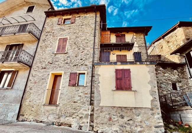 Appartamento a Triangia - Appartamento La Baita Case Contrada Pradella Appartamento a Triangia - Appartamento La Baita Case Contrada Pradella