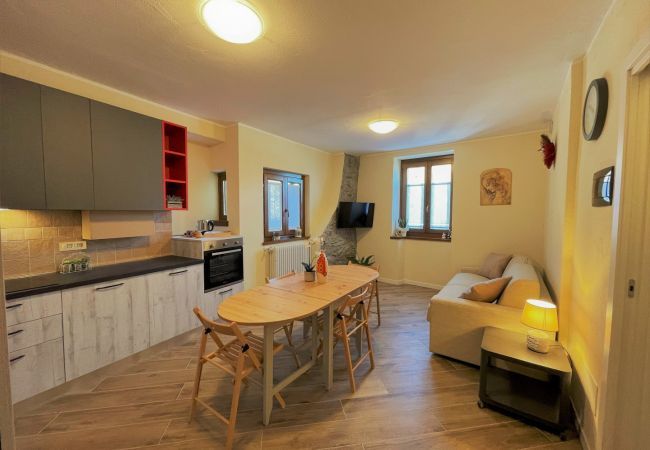 Appartamento a Triangia - Appartamento La Baita Case Contrada Pradella Appartamento a Triangia - Appartamento La Baita Case Contrada Pradella