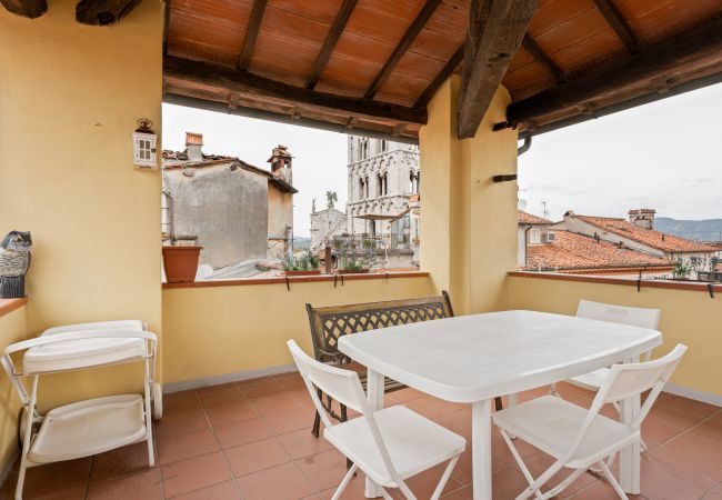Appartamento a Lucca - Terrazza San Michele - Affitti Brevi Italia Appartamento a Lucca - Terrazza San Michele - Affitti Brevi Italia