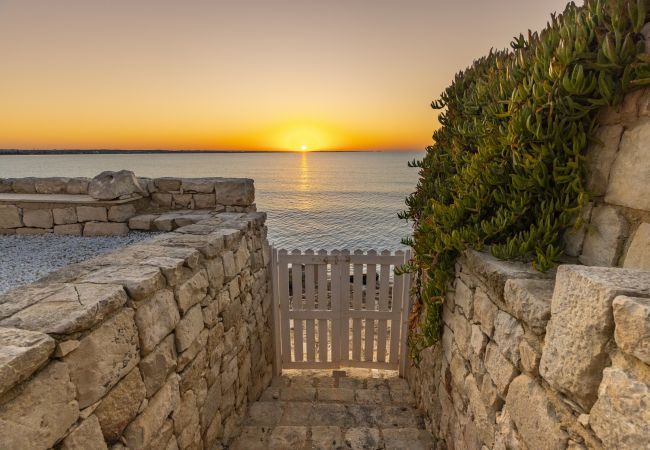Villa a Ispica - BAIA L'AURA accesso diretto al mare Villa a Ispica - BAIA L'AURA accesso diretto al mare