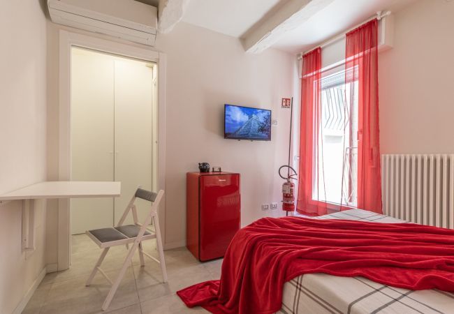 Studio a Modena - Suite Modena al Centro - Affitti Brevi Italia Studio a Modena - Suite Modena al Centro - Affitti Brevi Italia