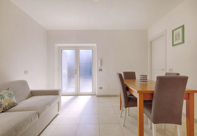 Appartamento a Camaiore - Casina ai pini - Affitti Brevi Italia Appartamento a Camaiore - Casina ai pini - Affitti Brevi Italia
