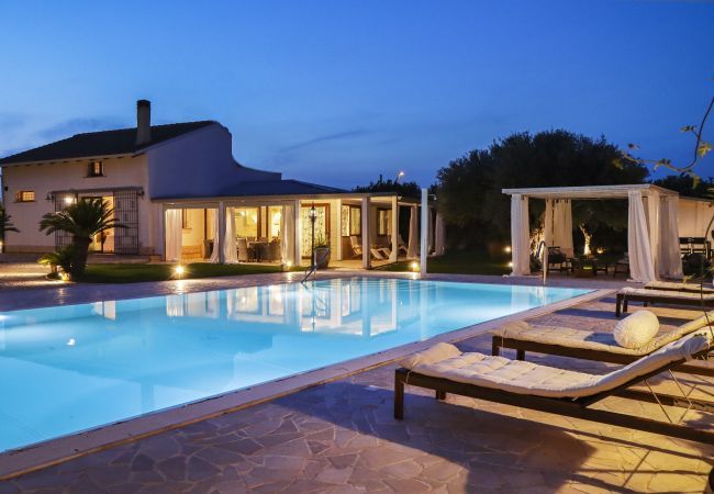 Villa a Ispica - VILLA ERIKA con piscina privata Villa a Ispica - VILLA ERIKA con piscina privata