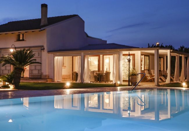 Villa a Ispica - VILLA ERIKA con piscina privata Villa a Ispica - VILLA ERIKA con piscina privata