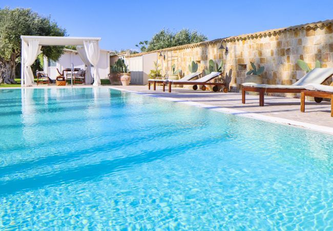 Villa a Ispica - VILLA ERIKA con piscina privata Villa a Ispica - VILLA ERIKA con piscina privata