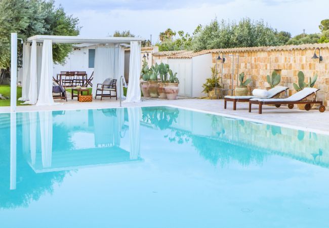 Villa a Ispica - VILLA ERIKA con piscina privata Villa a Ispica - VILLA ERIKA con piscina privata