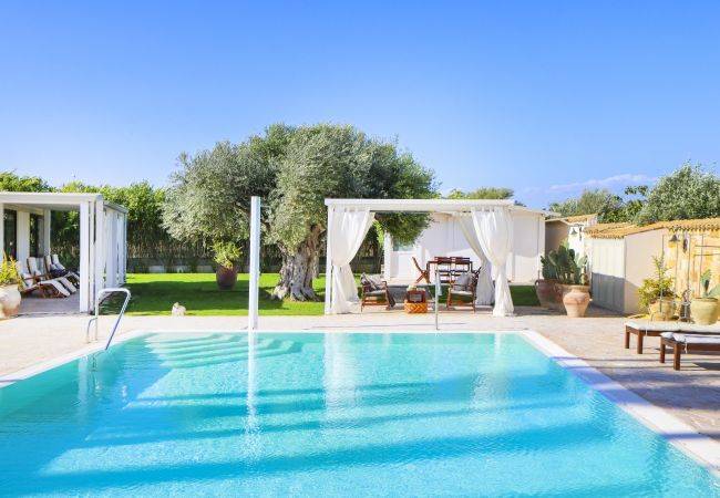 Villa a Ispica - VILLA ERIKA con piscina privata Villa a Ispica - VILLA ERIKA con piscina privata