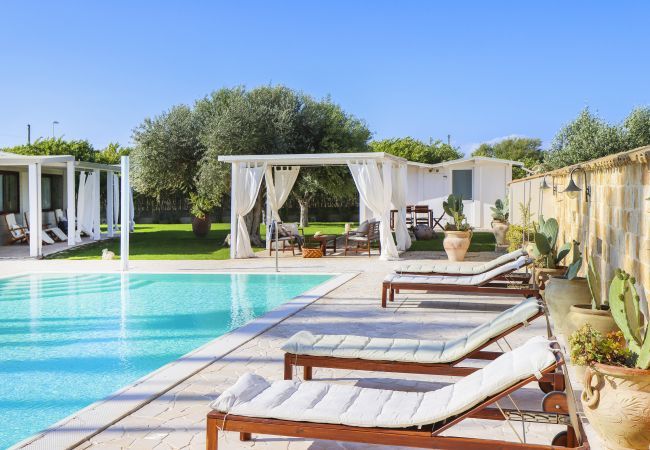 Villa a Ispica - VILLA ERIKA con piscina privata Villa a Ispica - VILLA ERIKA con piscina privata