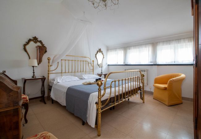 Appartamento a Sestri Levante - Appartamento-LA MANSARDINA-Affitti Brevi Italia Appartamento a Sestri Levante - Appartamento-LA MANSARDINA-Affitti Brevi Italia