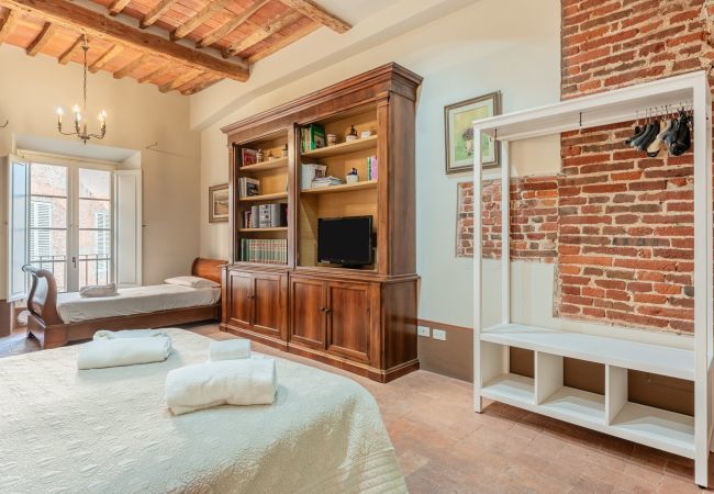 Studio a Lucca - Room Arena all'Anfiteatro - Affitti Brevi Italia Studio a Lucca - Room Arena all'Anfiteatro - Affitti Brevi Italia