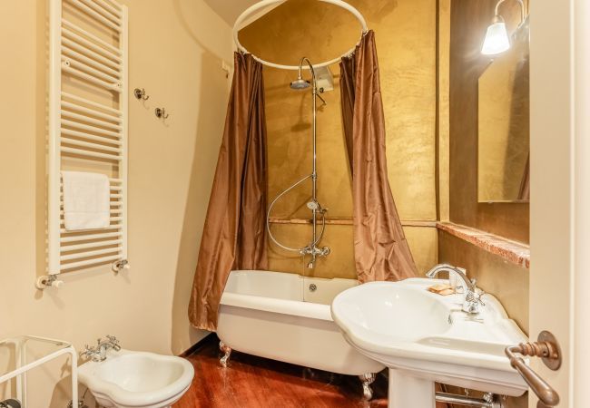 Studio a Lucca - Room Flavia all'Anfiteatro - Affitti Brevi Italia Studio a Lucca - Room Flavia all'Anfiteatro - Affitti Brevi Italia