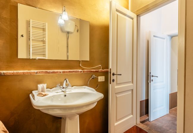 Studio a Lucca - Room Flavia all'Anfiteatro - Affitti Brevi Italia Studio a Lucca - Room Flavia all'Anfiteatro - Affitti Brevi Italia