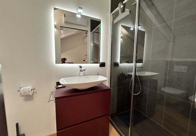Bagno Mansarda E - PIOL42 Appartamento a Rivoli - Mansard Apartment E - Affitti Brevi Italia