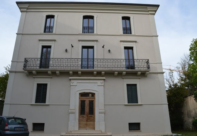 Appartamento a L´Aquila - Casa Titti - Affitti Brevi Italia Appartamento a L´Aquila - Casa Titti - Affitti Brevi Italia
