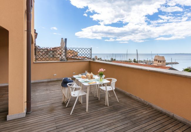Appartamento a Duino-Aurisina - Tramonto sul mare - Portopiccolo Apartments Appartamento a Duino-Aurisina - Tramonto sul mare - Portopiccolo Apartments