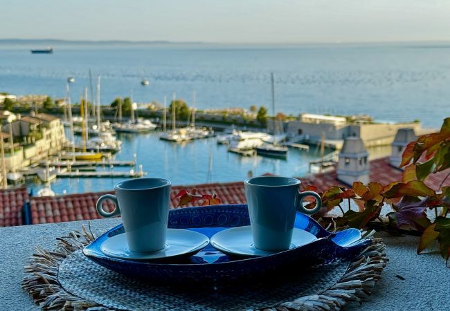 Appartamento a Duino-Aurisina - Alba sul mare - Portopiccolo Apartments Appartamento a Duino-Aurisina - Alba sul mare - Portopiccolo Apartments