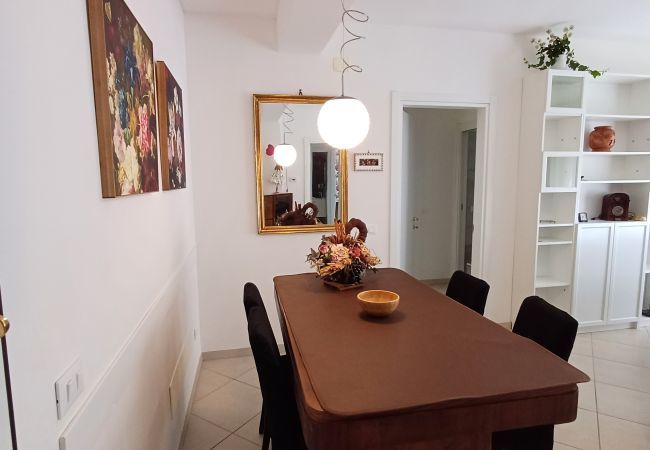 Affitto per camere a L´Aquila - CASA LOMBARDI- CAMERA 2- Affitti Brevi Italia