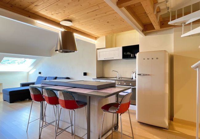 Appartamento a Lecco - Sky Apartment - Affitti Brevi Italia Appartamento a Lecco - Sky Apartment - Affitti Brevi Italia