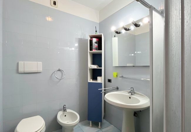 Bagno completo con doccia Bagno con box doccia