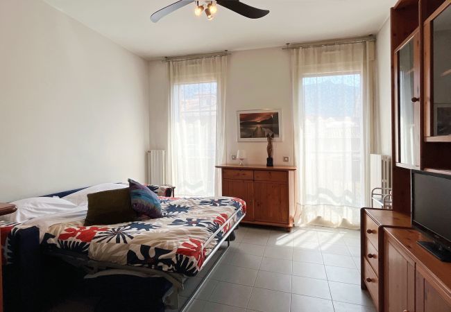 Soggiorno con divano letto  Accessoriato Soggiorno con divano letto