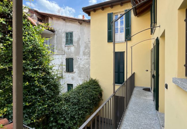 Appartamento a Lecco - Reel House - Affitti Brevi Italia Appartamento a Lecco - Reel House - Affitti Brevi Italia