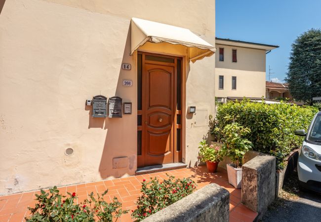 Appartamento a Lucca - Casa Ludo - Affitti Brevi Italia Appartamento a Lucca - Casa Ludo - Affitti Brevi Italia